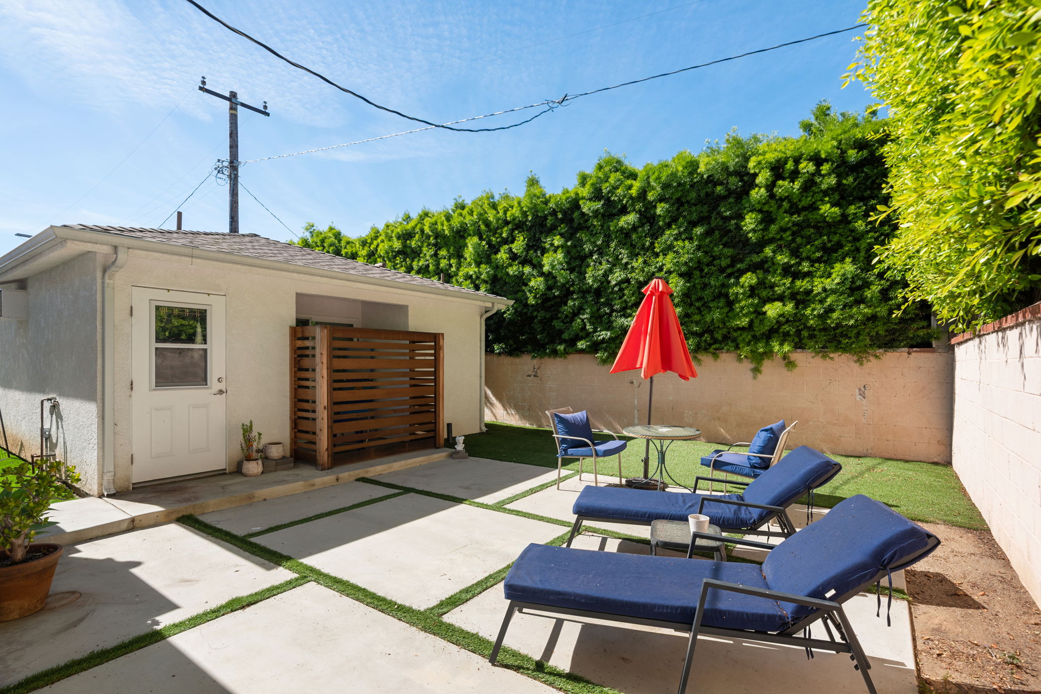 Sawtelle-Culver City Modern Triplex / 収益と理想の暮らしを叶える3世帯レジデンス