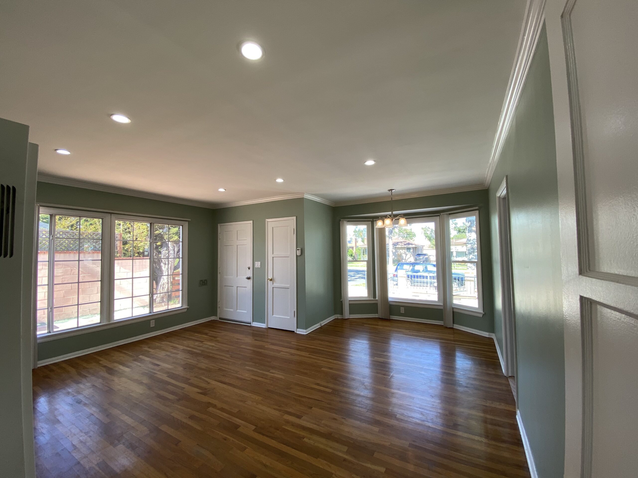 Sawtelle-Culver City Modern Triplex / 収益と理想の暮らしを叶える3世帯レジデンス