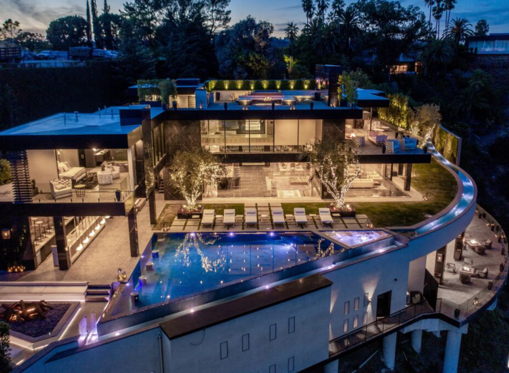 ロムニーハウス 114〜116 Russell Simmons tries to sell his $10M FiDi penthouse for