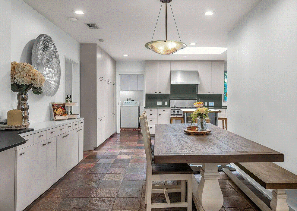 Westwood Single family home / ウエストウッド一軒家