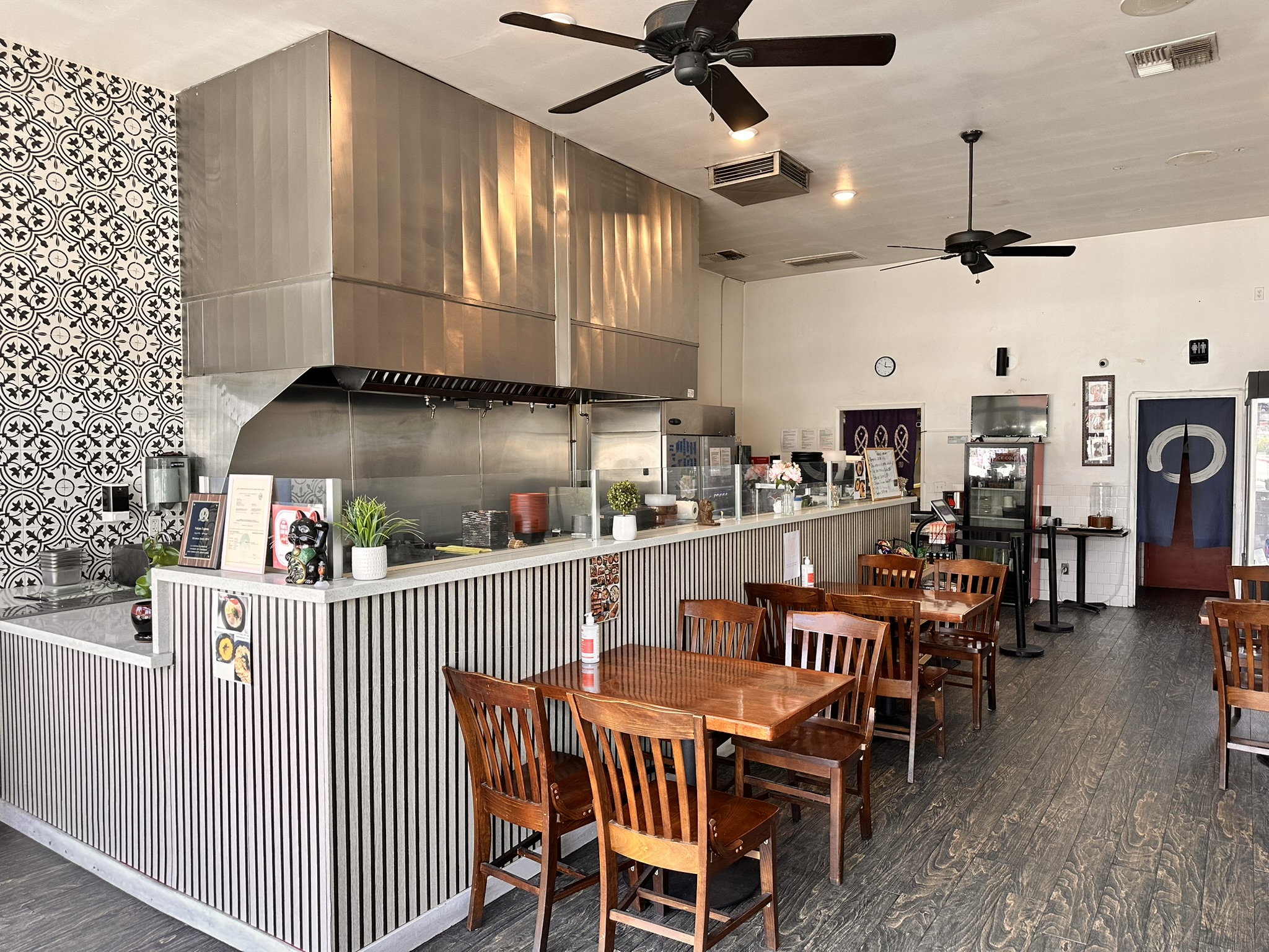La Canada Sushi Retaurant Business for Sale / 寿司レストラン ラキャナダ