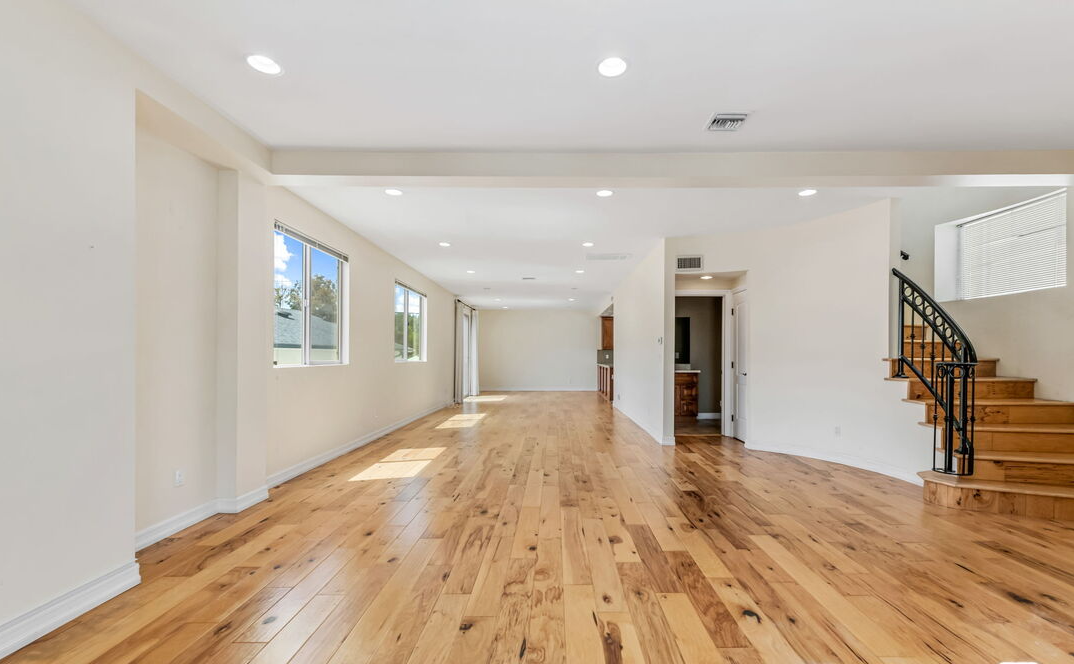 Sawtelle area Duplex / ソーテルエリアの3ベッド２世帯 For Sale